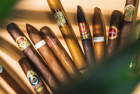 10 Great Cigars to Take to the Links 